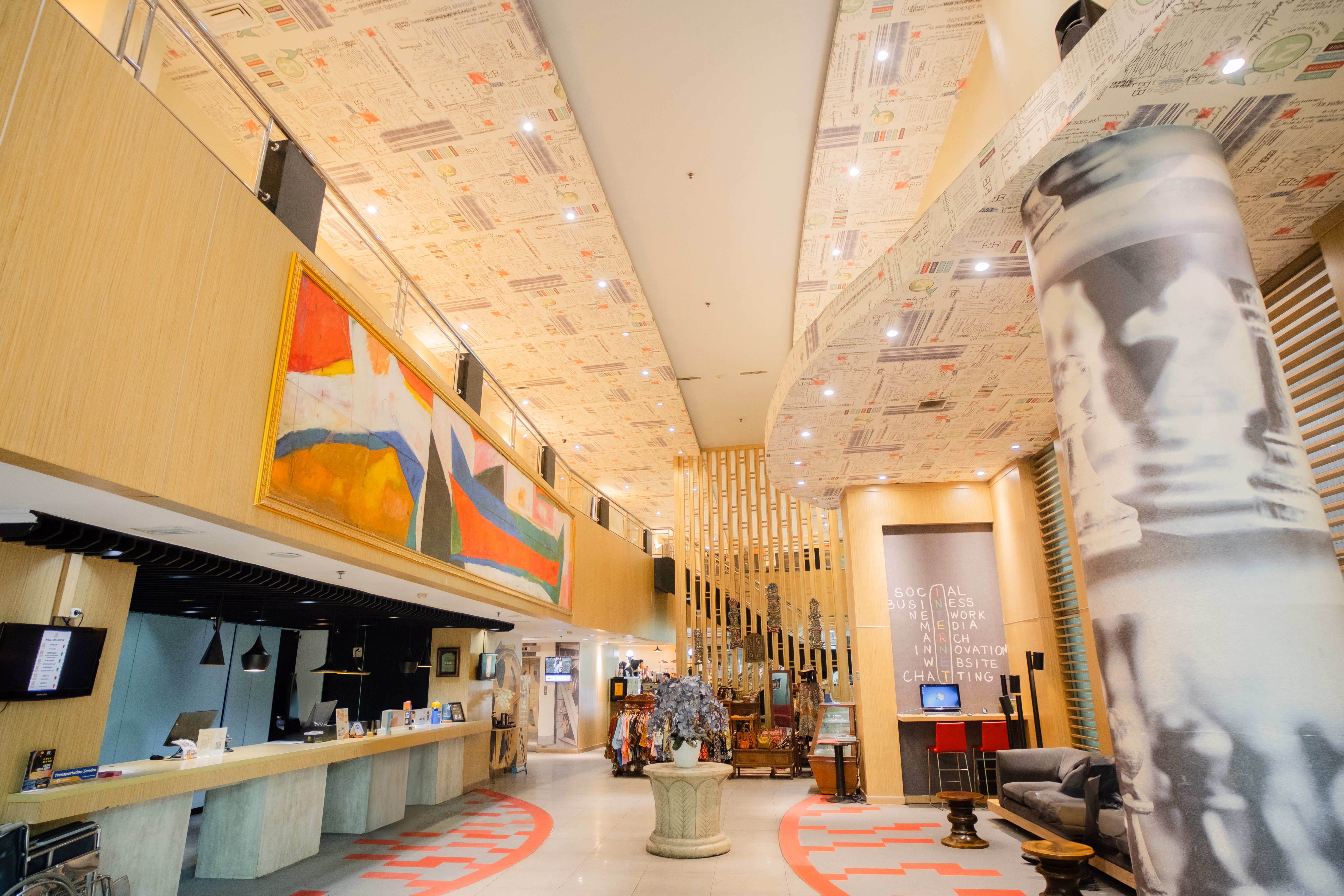 Lobby Tamarin Front Desk